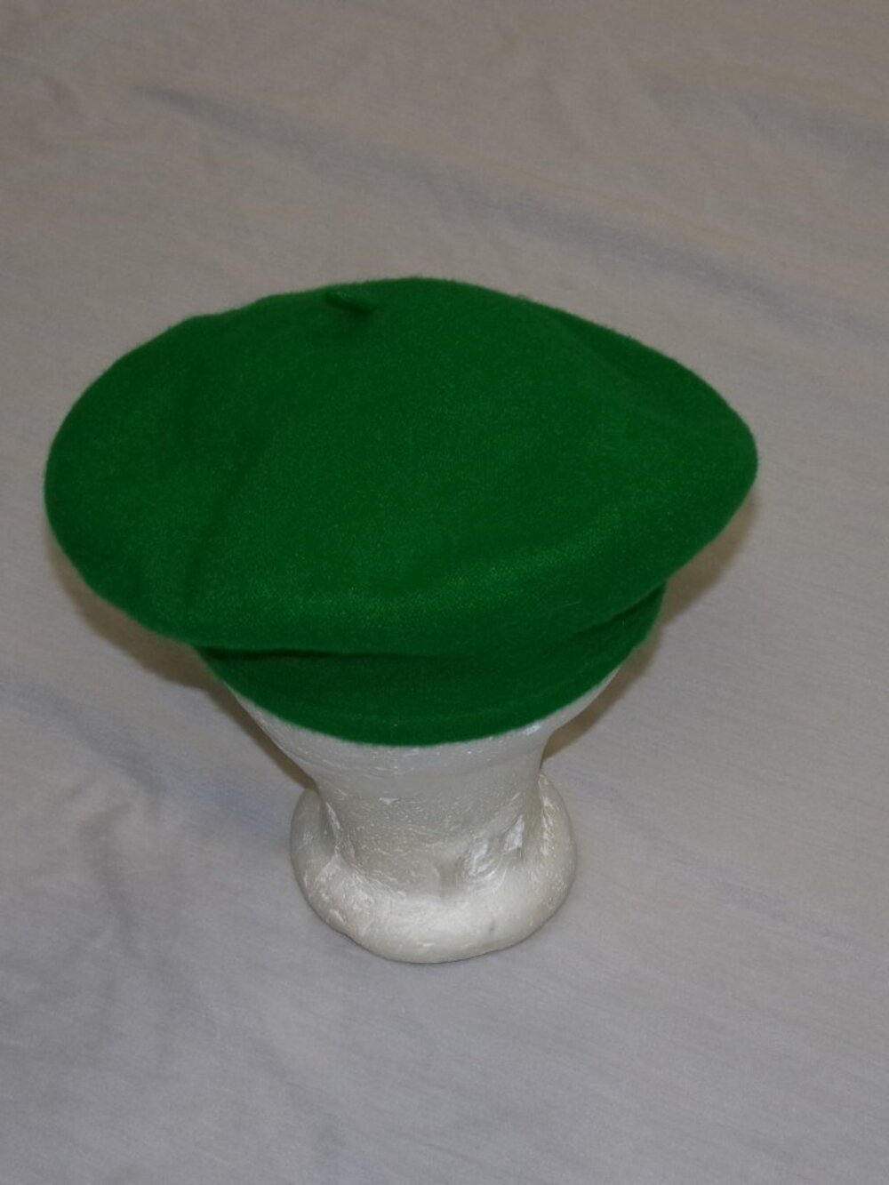 Epoch Hats 100% Pure Wool Beret Hat GREEN French Parisian Boho Chic Preppy